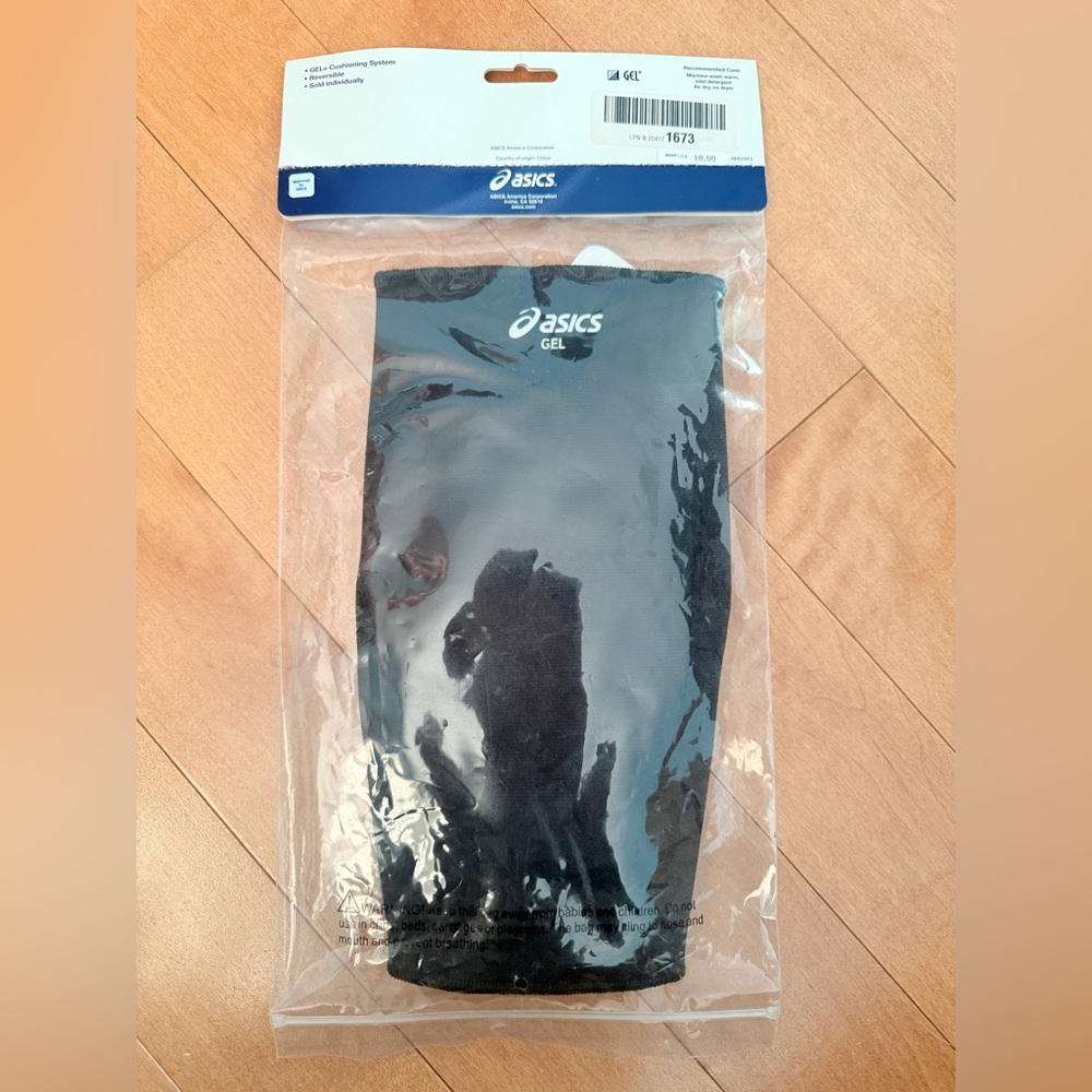 NEW Asics Gel Lycra Wrestling Sleeve Size Small Black
